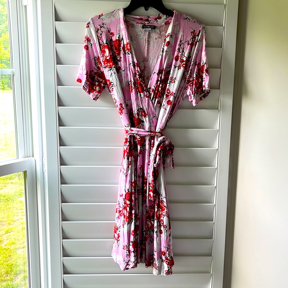 Pink short sleeved mid-length dress